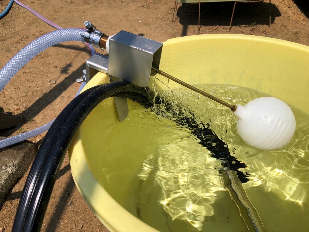 エンジン式高圧洗浄機の水タンク